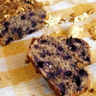 Утренний пирог с овсянкой, бананами и черникой