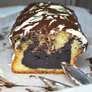 Ванильный кекс с влажной шоколадной начинкой