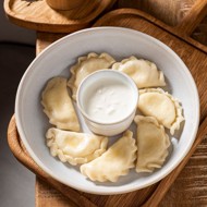 Вареники с сулугуни и сметаной