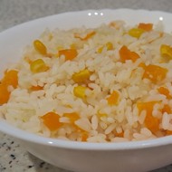 Вареный рис с кукурузой, морковью, тыквой и со сливочным маслом