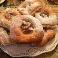 Ватрушки с грушевым джемом