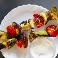 Вегетарианский кебаб с йогуртовым соусом