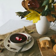 Вегетарианский суп со свеклой, морковью и кабачком