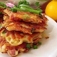 «Венские вафли»  с ветчиной и сыром на сковороде