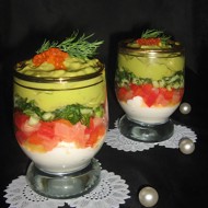 Веррины с семгой, сырным кремом и кремом из авокадо