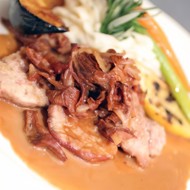 Ветчина с лисичками и сливочно-горчичным соусом