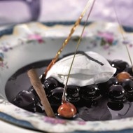 Вишневое мороженое с ликером «Амаретто»