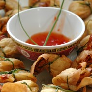 Вонтоны с креветками с джемом из чили