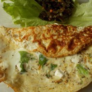 Воздушный омлет с брынзой