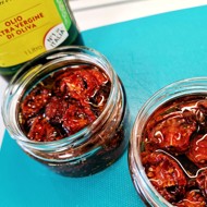 Вяленые помидоры в духовке по-итальянски