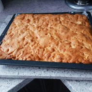 Яблочная шарлотка с корицей