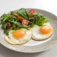 Классическая яичница-глазунья