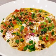 Яичница с брынзой и грибами