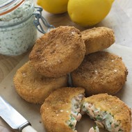 Закуска из копченного лосося и укропа