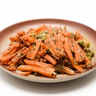 Закуска из моркови и зеленого горошка