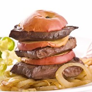 Закуска из печени, яблок и лука