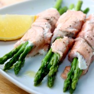 Закуска из спаржи с лососем