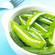 Закуска из стручкового горошка с орегано