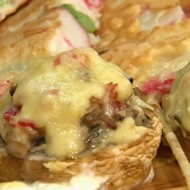 Закуска в шляпках шампиньонов