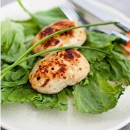 Запеченые куриные котлеты с яблоком