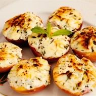 Запеченые нектарины с творогом