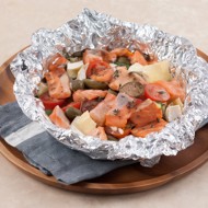 Запеченная форель с овощами и сыром камамбер