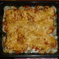 Запеченная рыба под овощами