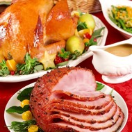 Запеченная ветчина с гвоздикой в глазури из апельсинового мармелада и хрена