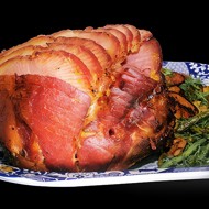 Запеченная ветчина в кленово-горчичной глазури