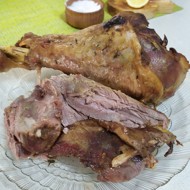 Голень индейки в духовке