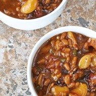 Запеченная свинина с бобами