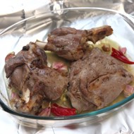 Запеченные бараньи голяшки