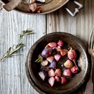 Запеченный редис с соевым соусом