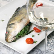 Запеченный с тархуном сибас