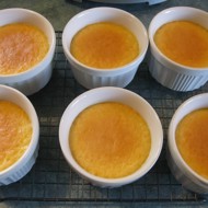 Запеченный десерт с жасминовым чаем