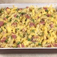 Запеканка из макарон с зеленым горошком