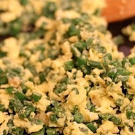 Зеленая фасоль с яйцом