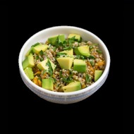 Зеленая греча с морковью и авокадо