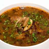 Зеленый борщ с рисом