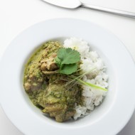 Зеленый карри с курицей и рисом