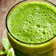 Зеленый смузи с апельсиновым соком