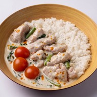 Зеленое карри с цыпленком