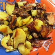 Жареная картошка с шампиньонами
