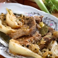 Жареная свиная вырезка с фенхелем и чесноком