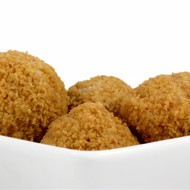 Жареные фаршированные маслины с козьим сыром