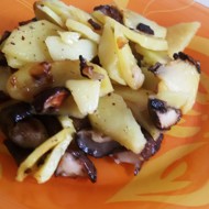 Жареные маслята с картофелем