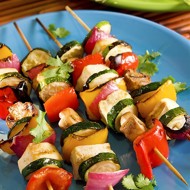 Жареные овощные шашлычки с грибами и соусом якитори