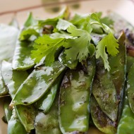 Жареный молодой стручковый горошек