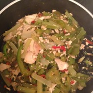 Жареный тофу с сельдереем и болгарским перцем