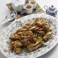 Жареный в духовке тихоокеанский краб в лимонном соусе